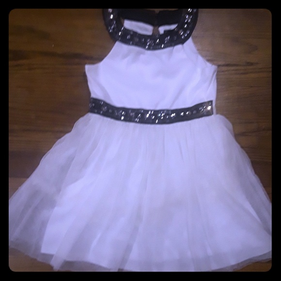 White Dress - Picture 1 of 2